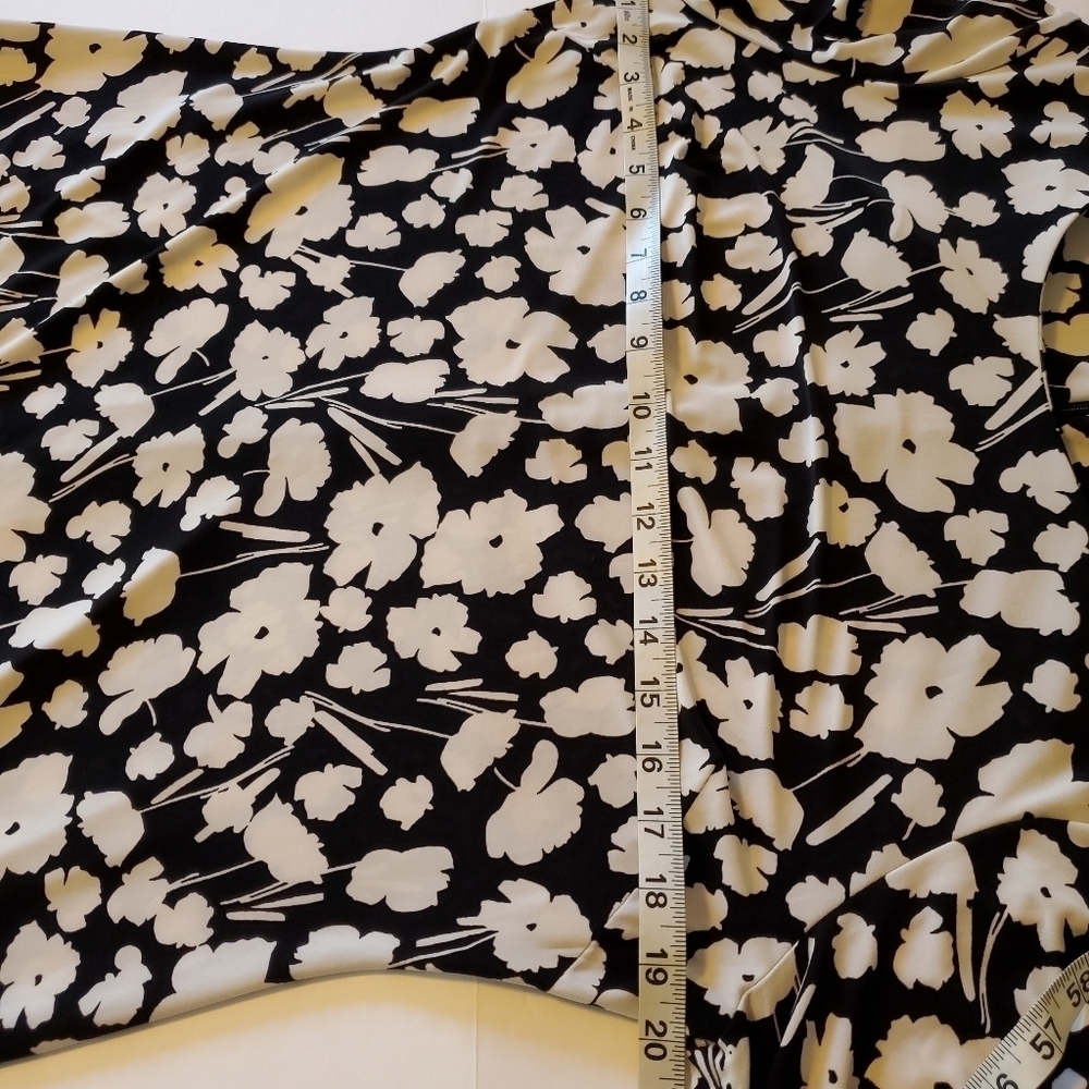 Tommy Hilfiger Black/White Floral Bell Sleeve Dress Sz 12 - Picture 6 of 12